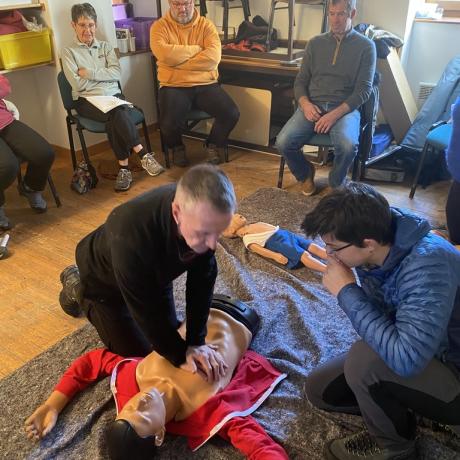 Cours de secourisme à Puy Saint Eusèbe