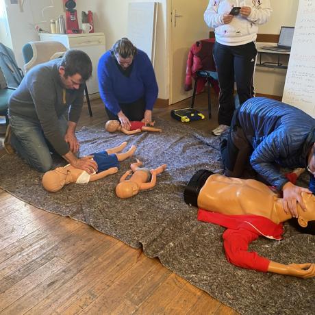 Cours de secourisme à Puy Saint Eusèbe